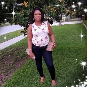 Meet your Posher, Roxanne